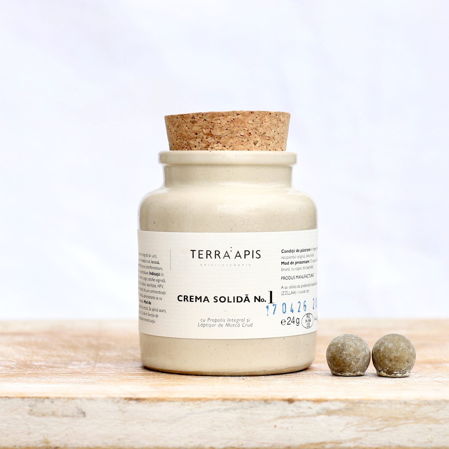 Apiarium, ovule, propolis, laptisor de matcă