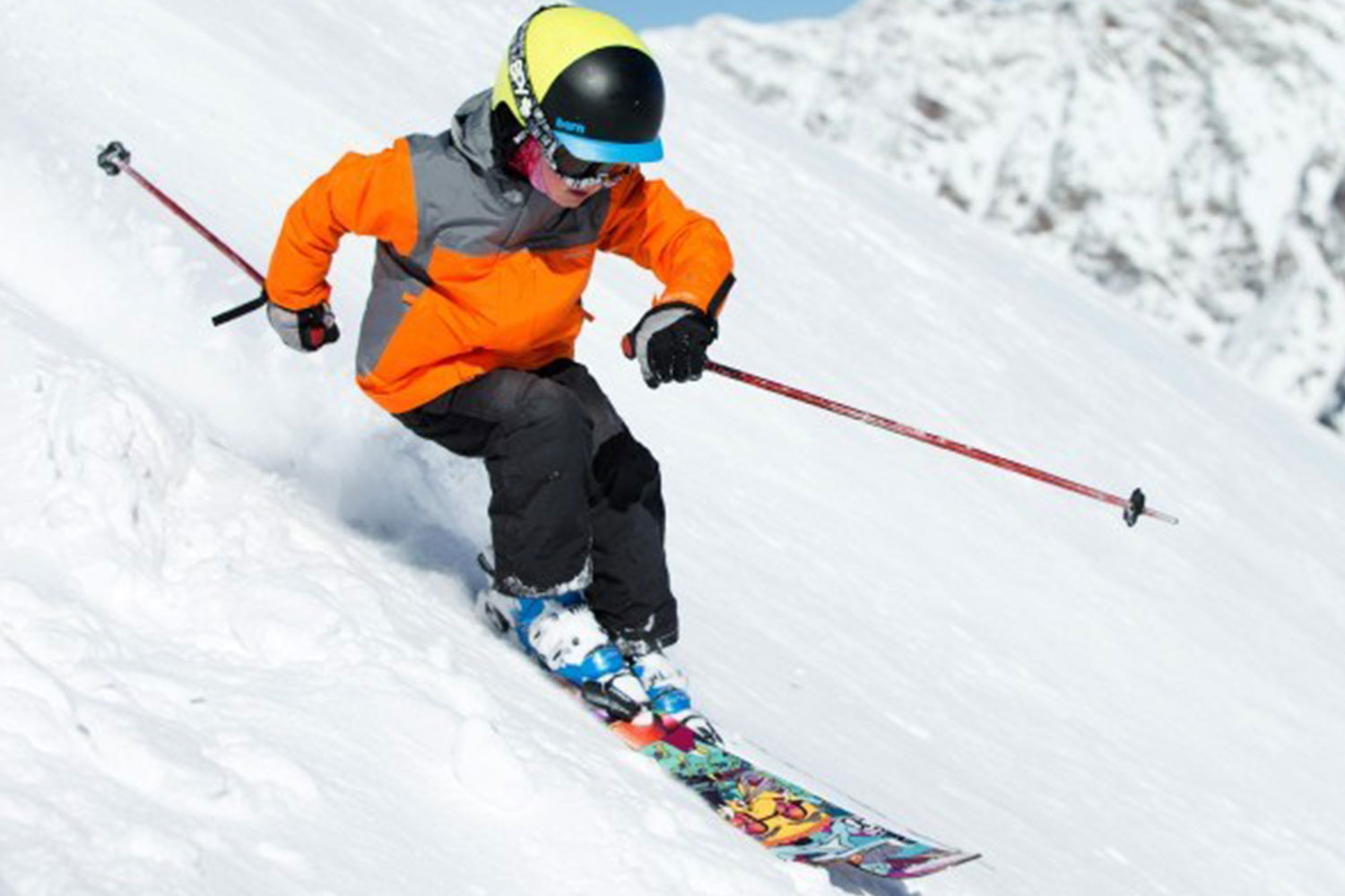 Www skis com. Дети на сноуборде. Skiing Kids. Лук горнолыжный детский. Skis.